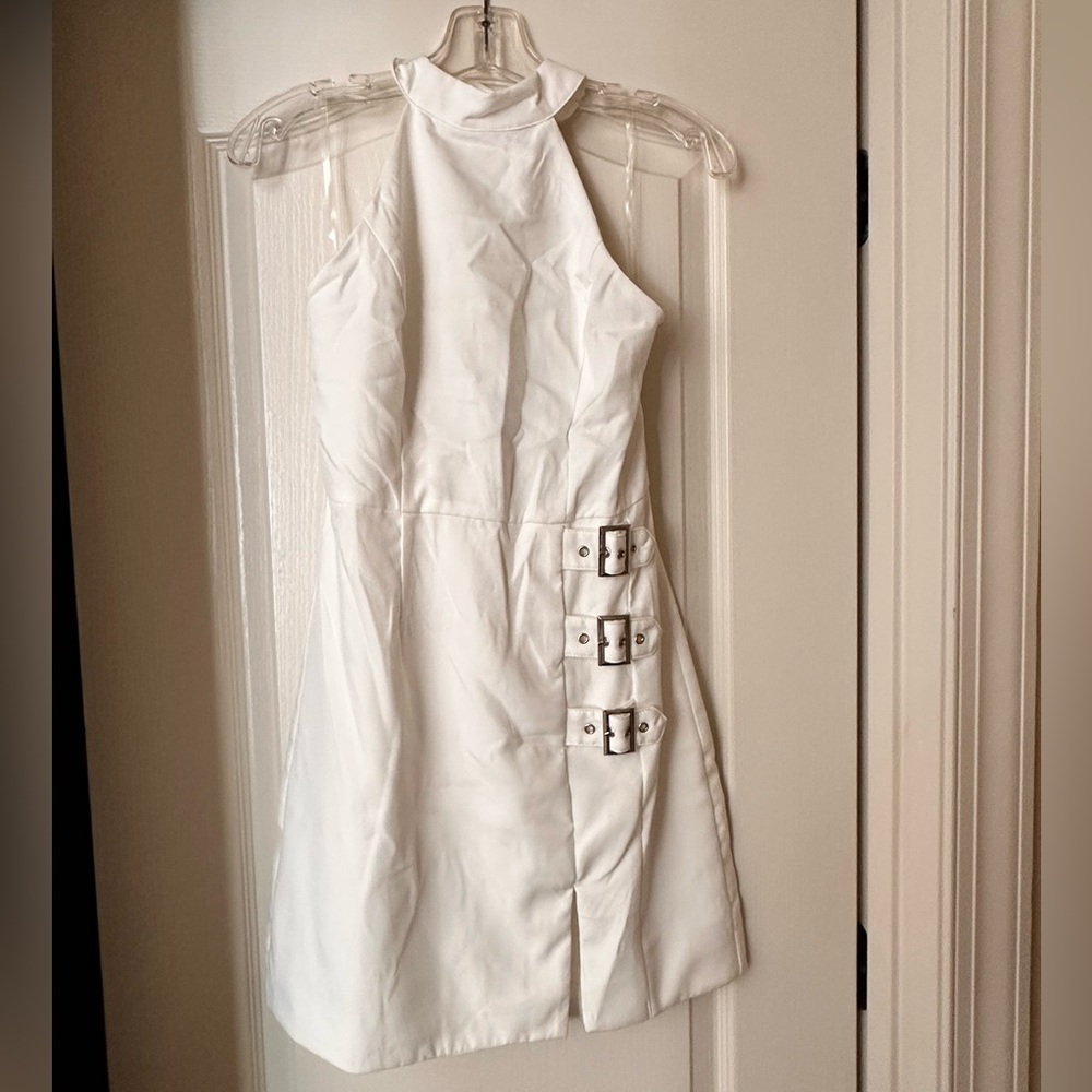 Adorable DO+ BE white buckle mini dress